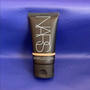 NARS Pure Radiant Tinted Moisturizer SPF 30 St Moritz